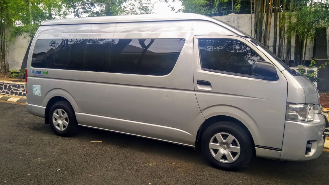 14 Seater Hiace Bus Rental Ras Al Khaimah